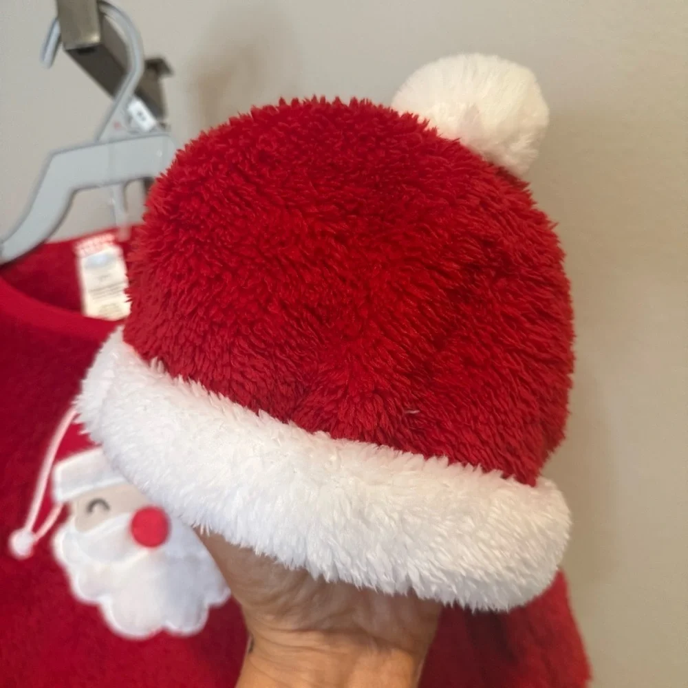 NWT Kyle & Deena soft plush Santa two piece outfit with hat size 24 months